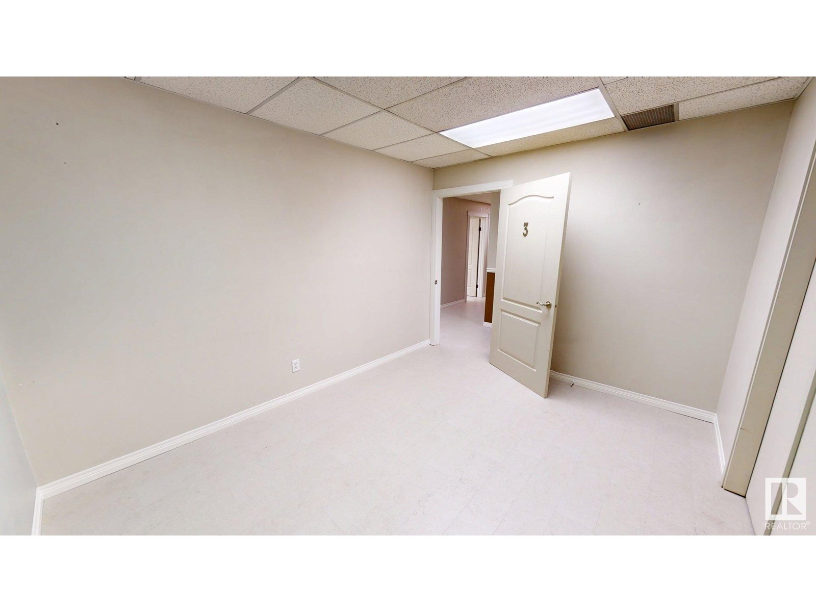 Photo 10 of 2 5211 50 St, Drayton Valley AB