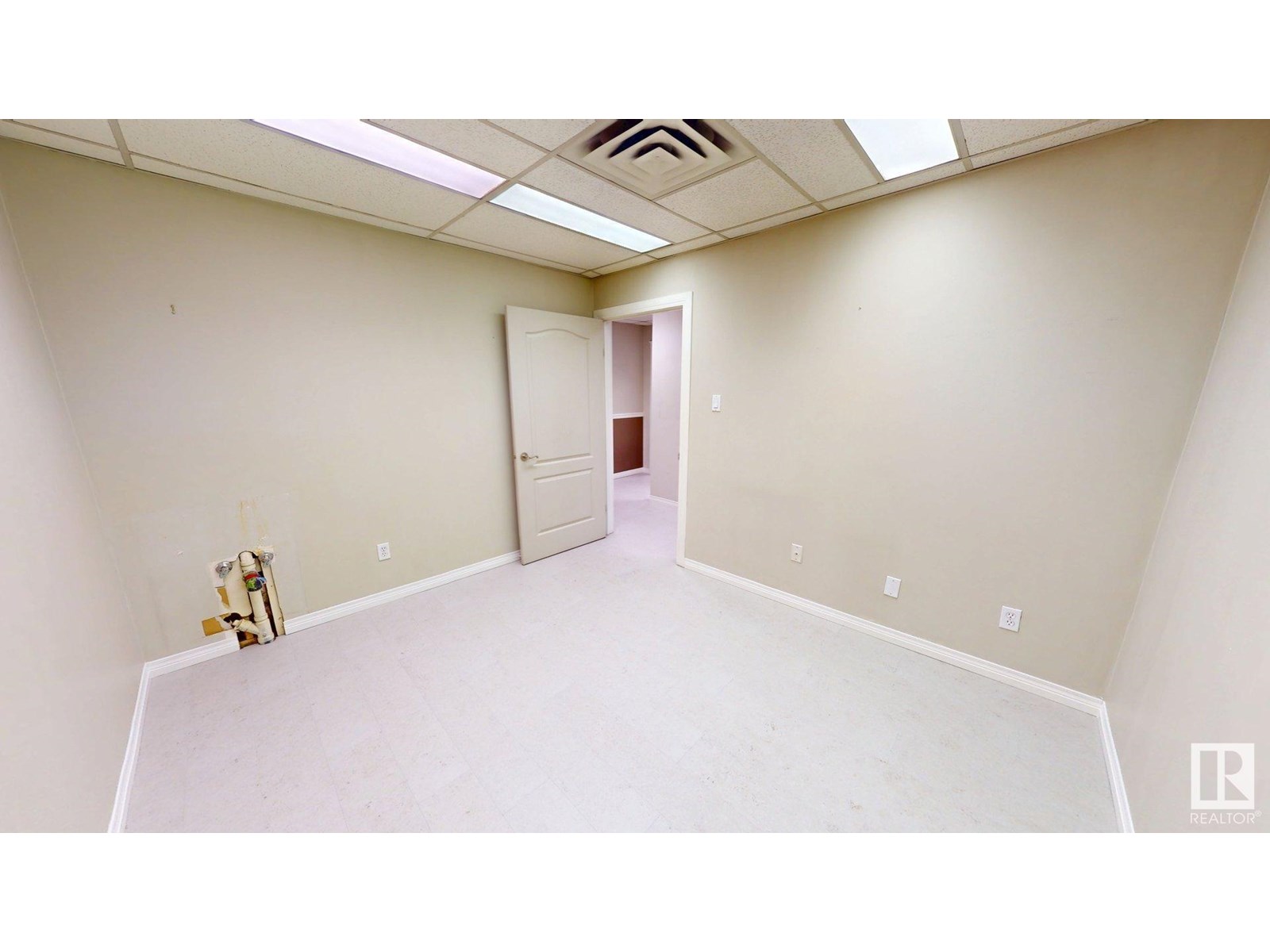 Photo 4 of 2 5211 50 St, Drayton Valley AB