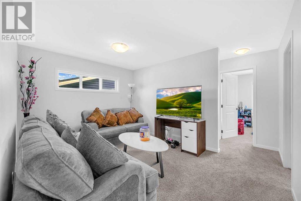 Photo 20 of 123 Aquila Way Nw, Calgary AB