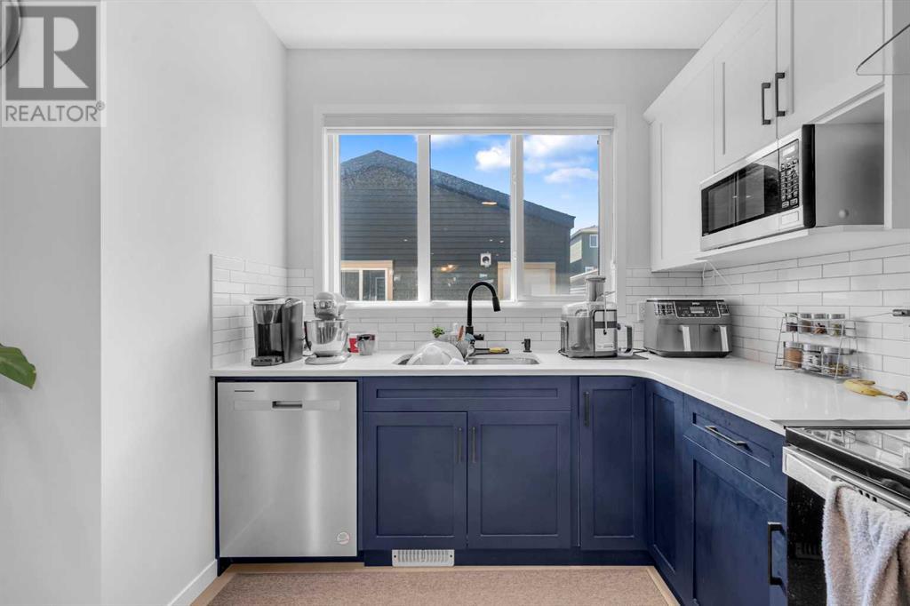 Photo 8 of 123 Aquila Way Nw, Calgary AB