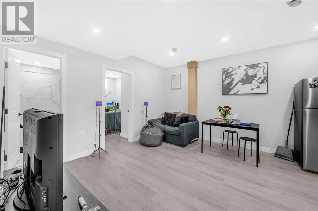 Photo 4 of 123 Aquila Way Nw, Calgary AB
