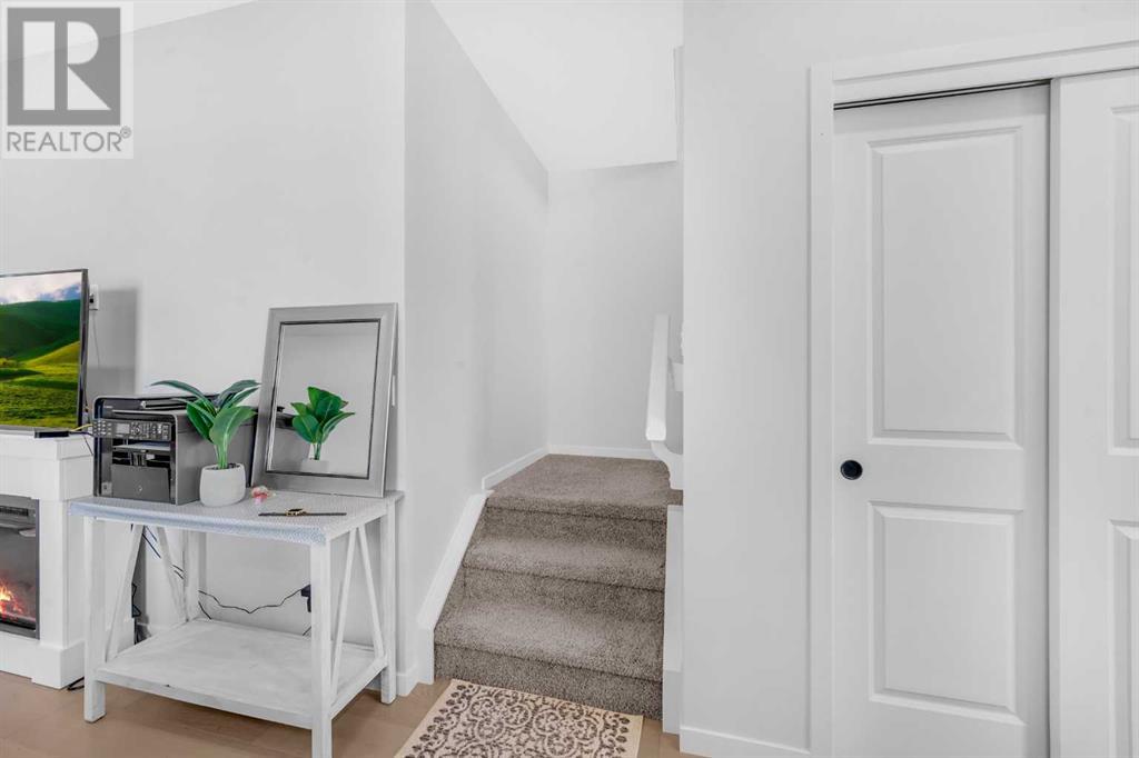 Photo 5 of 123 Aquila Way Nw, Calgary AB