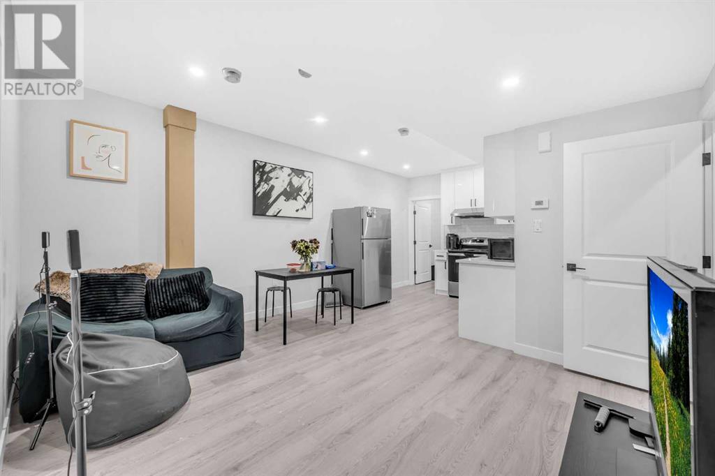 Photo 31 of 123 Aquila Way Nw, Calgary AB