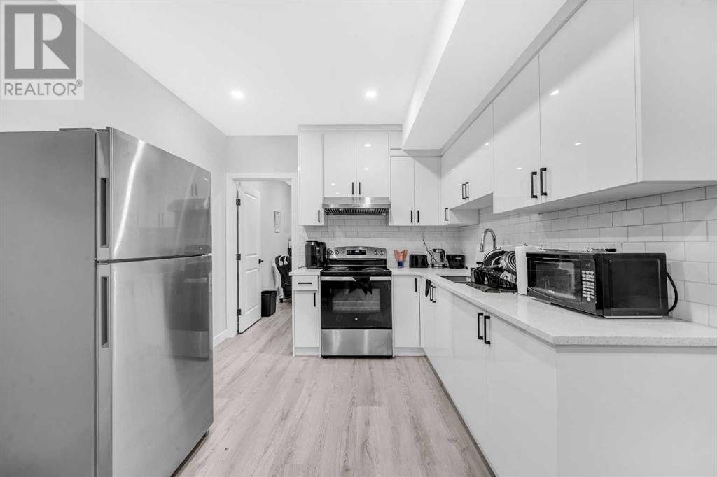 Photo 1 of 123 Aquila Way Nw, Calgary AB