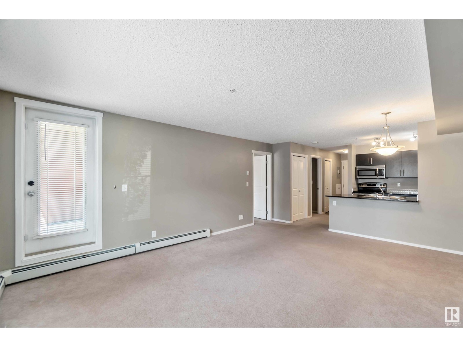 Photo 11 of 112 5816 Mullen Pl Nw, Edmonton AB