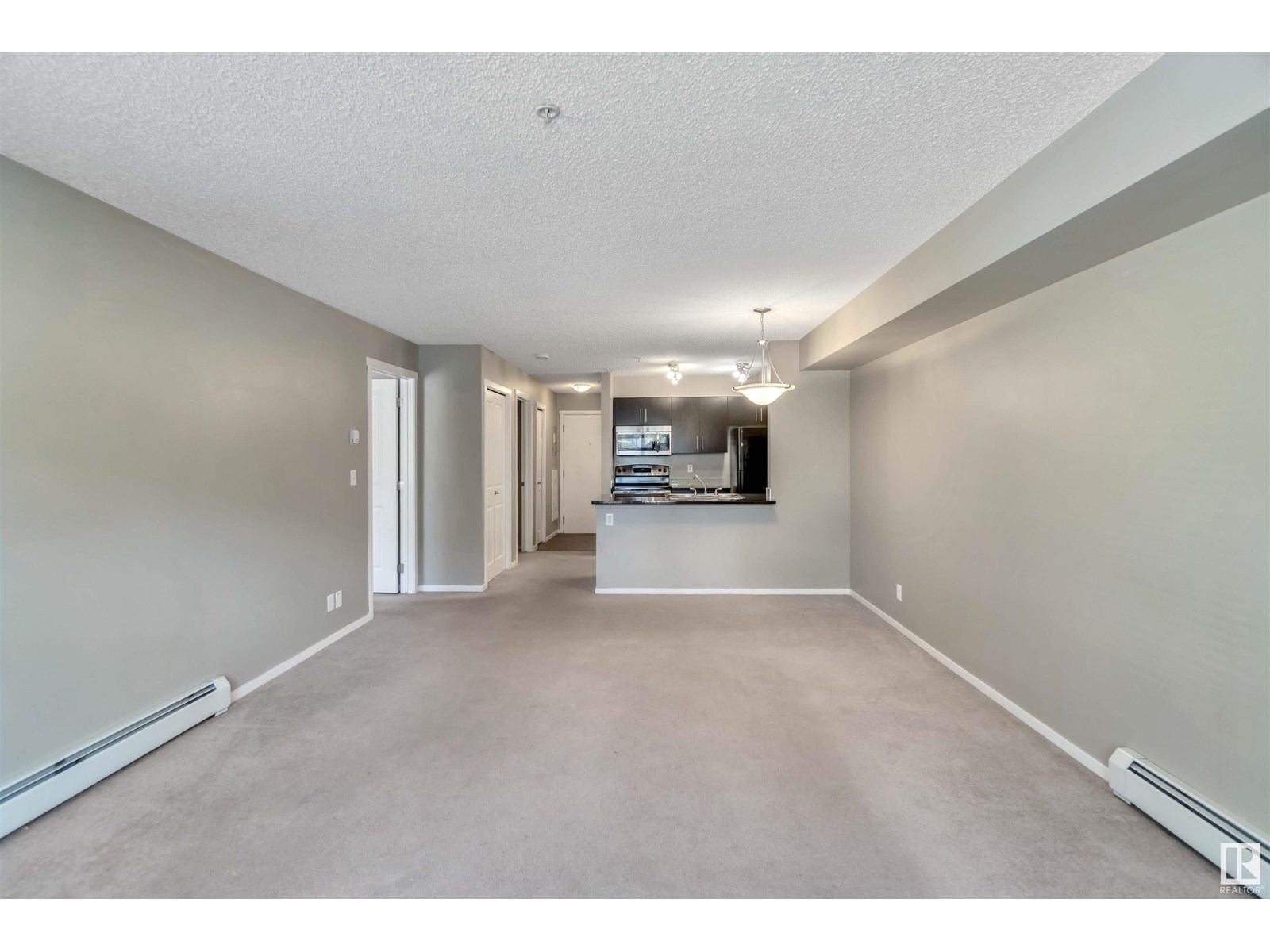 Photo 12 of 112 5816 Mullen Pl Nw, Edmonton AB