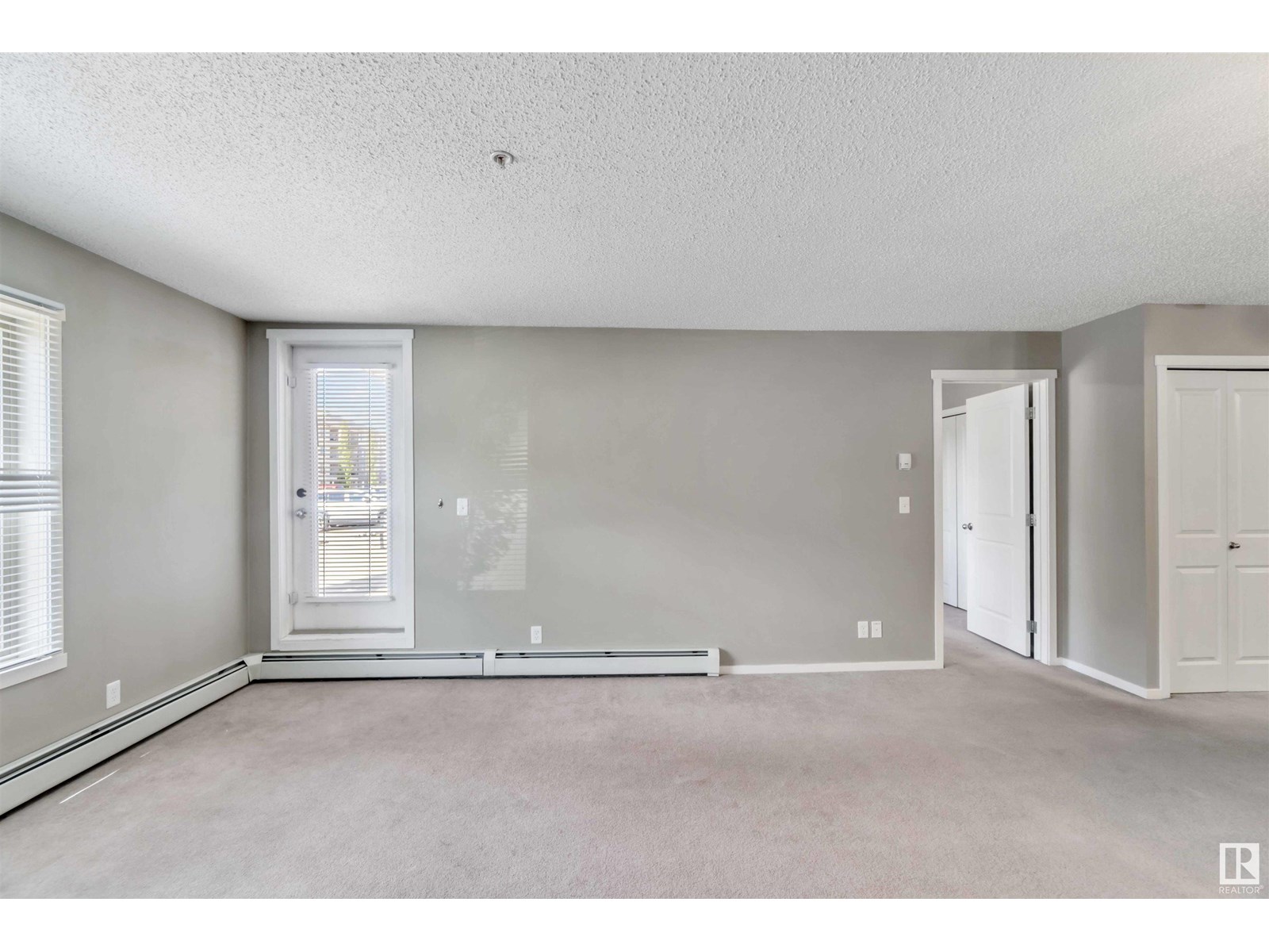 Photo 15 of 112 5816 Mullen Pl Nw, Edmonton AB