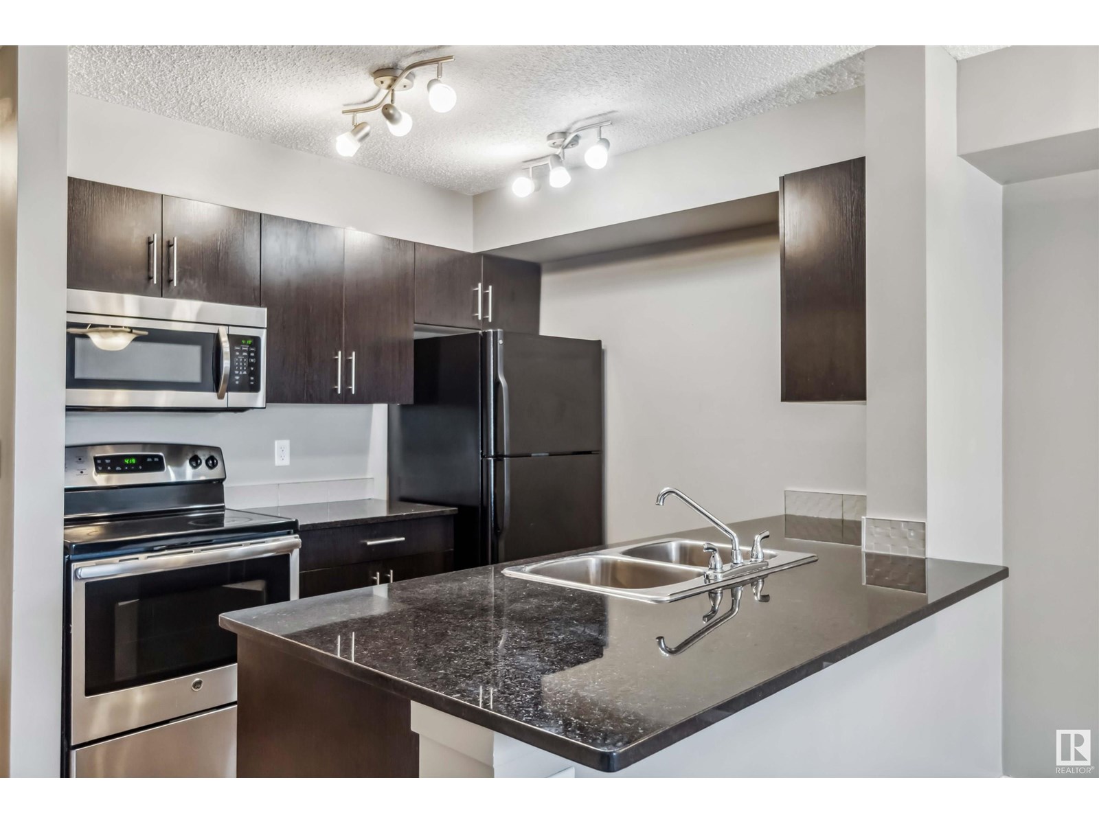 Photo 20 of 112 5816 Mullen Pl Nw, Edmonton AB