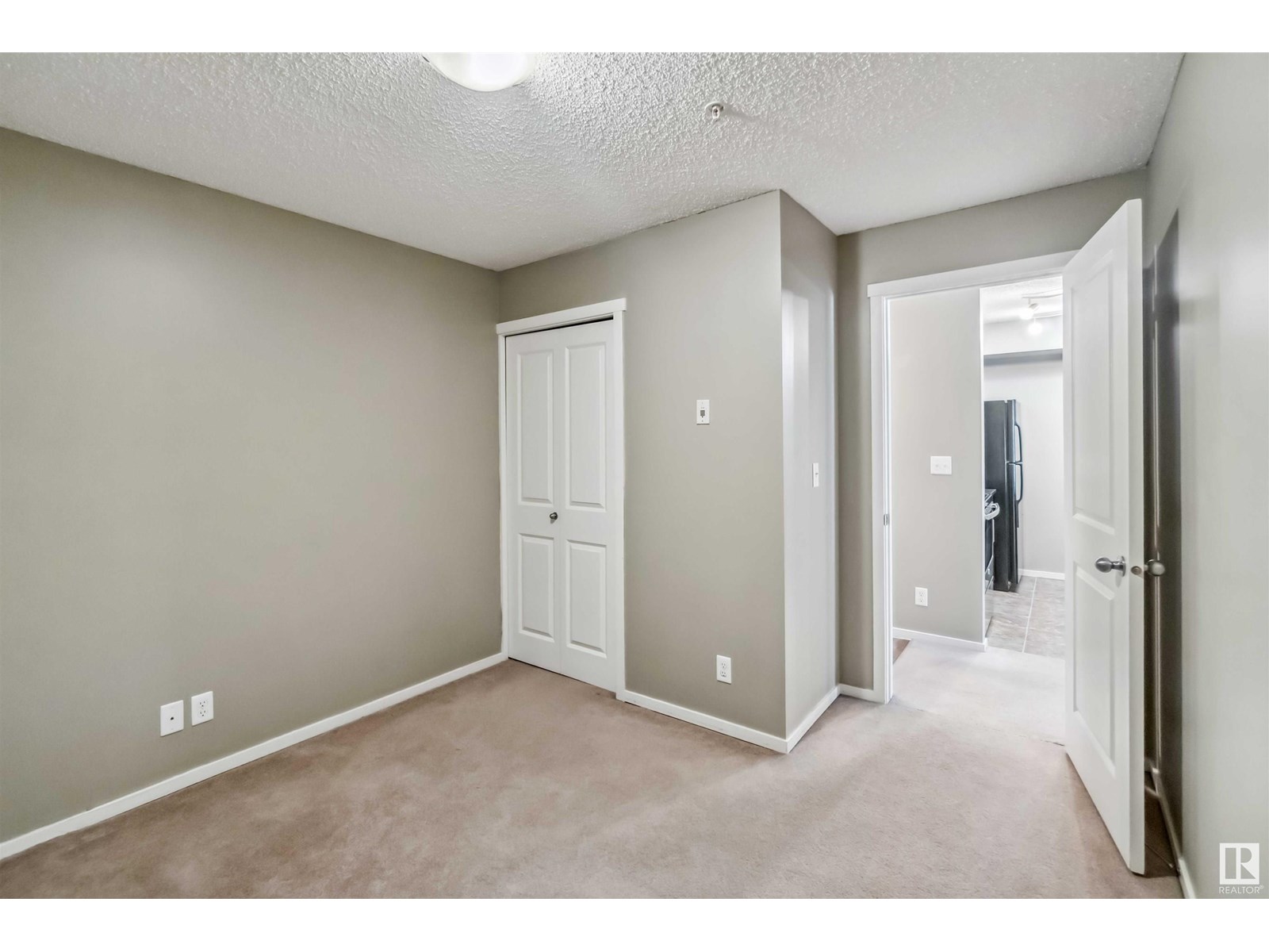 Photo 35 of 112 5816 Mullen Pl Nw, Edmonton AB