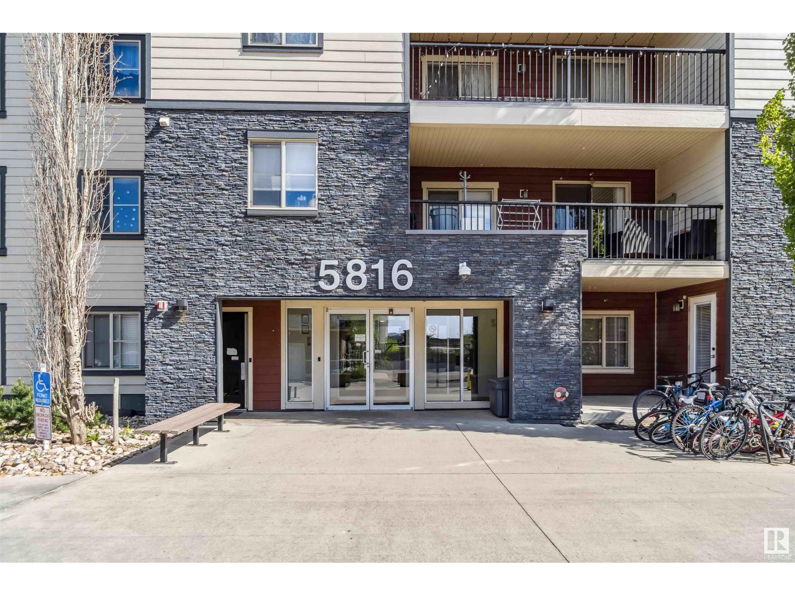 Photo 4 of 112 5816 Mullen Pl Nw, Edmonton AB