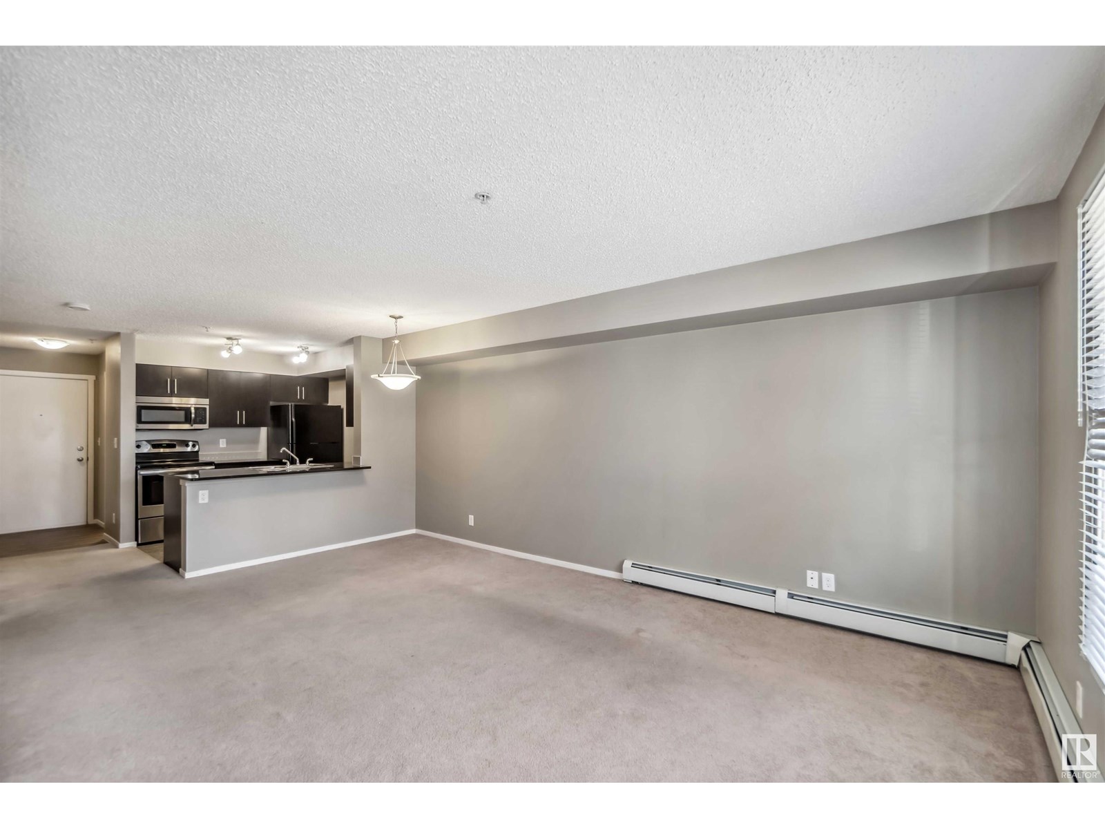 Photo 6 of 112 5816 Mullen Pl Nw, Edmonton AB