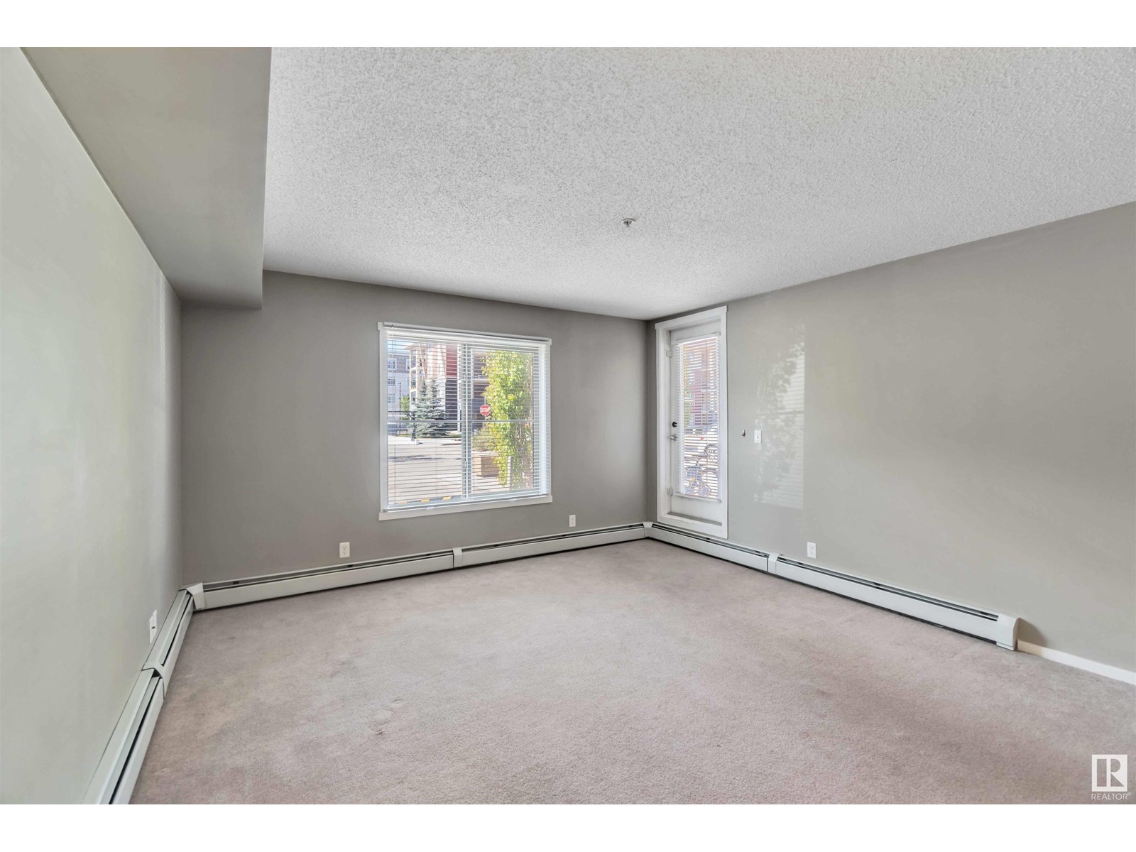 Photo 9 of 112 5816 Mullen Pl Nw, Edmonton AB