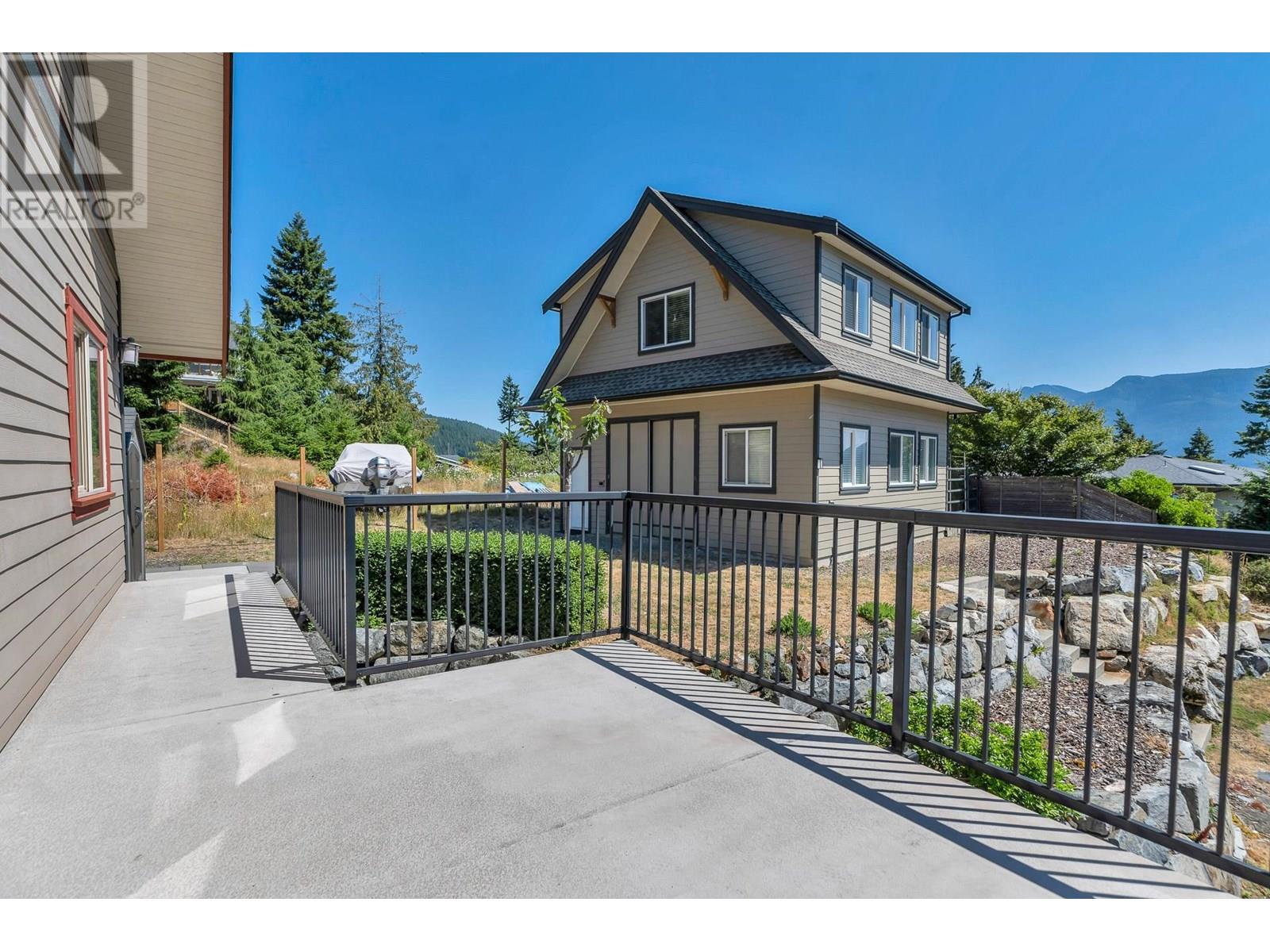 931 RIVENDELL DRIVE, Bowen Island