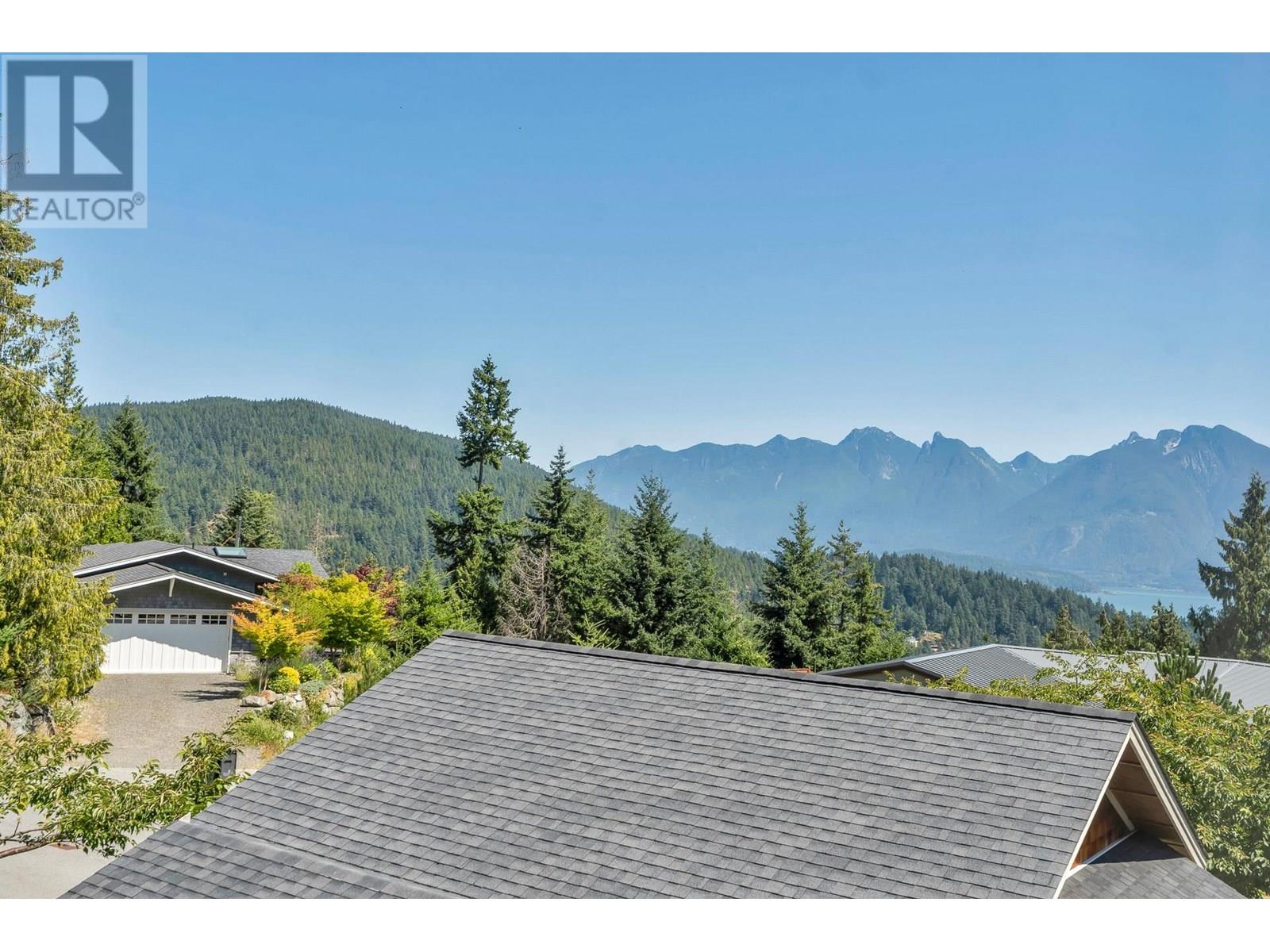 931 RIVENDELL DRIVE, Bowen Island