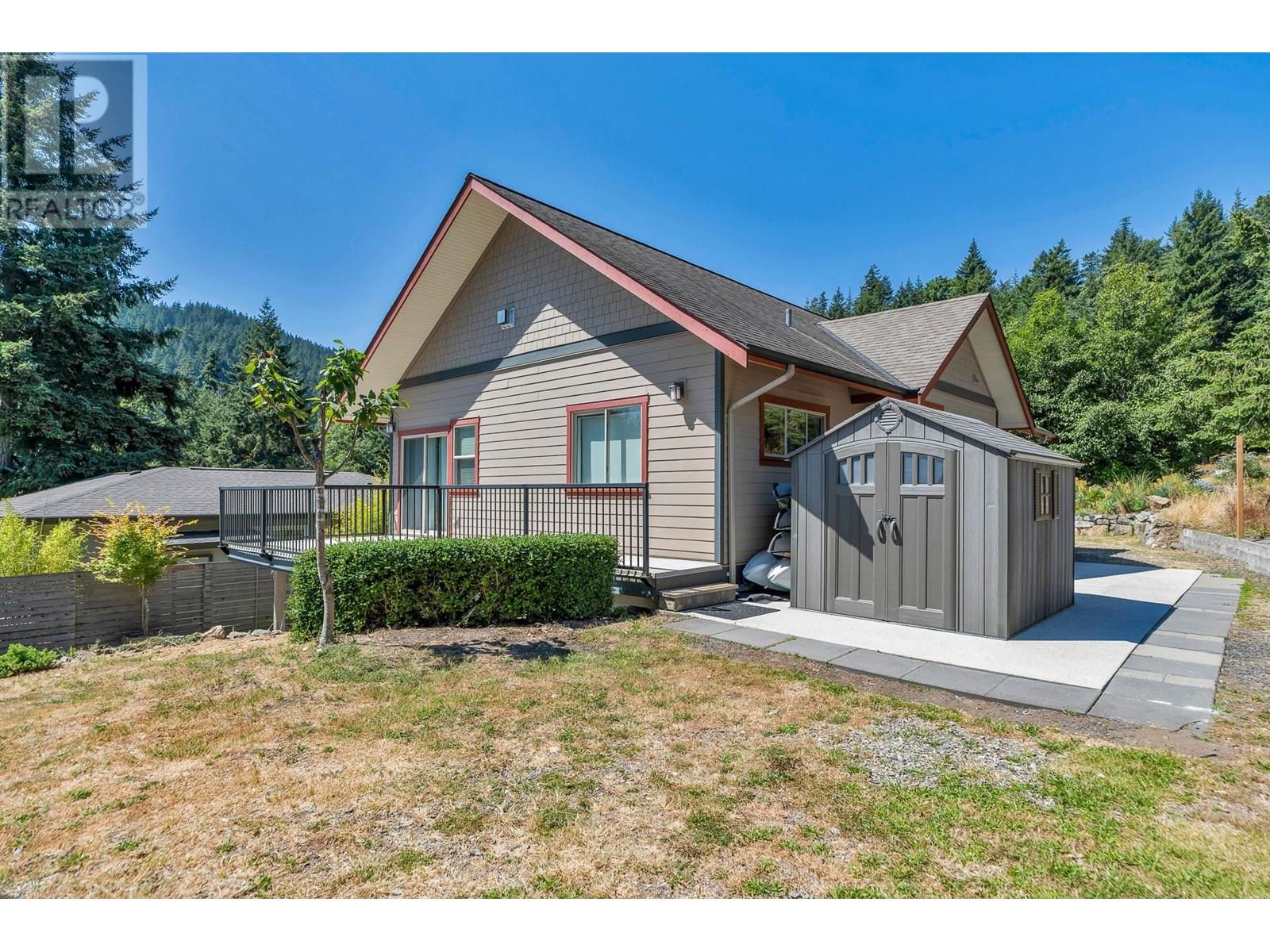 931 RIVENDELL DRIVE, Bowen Island