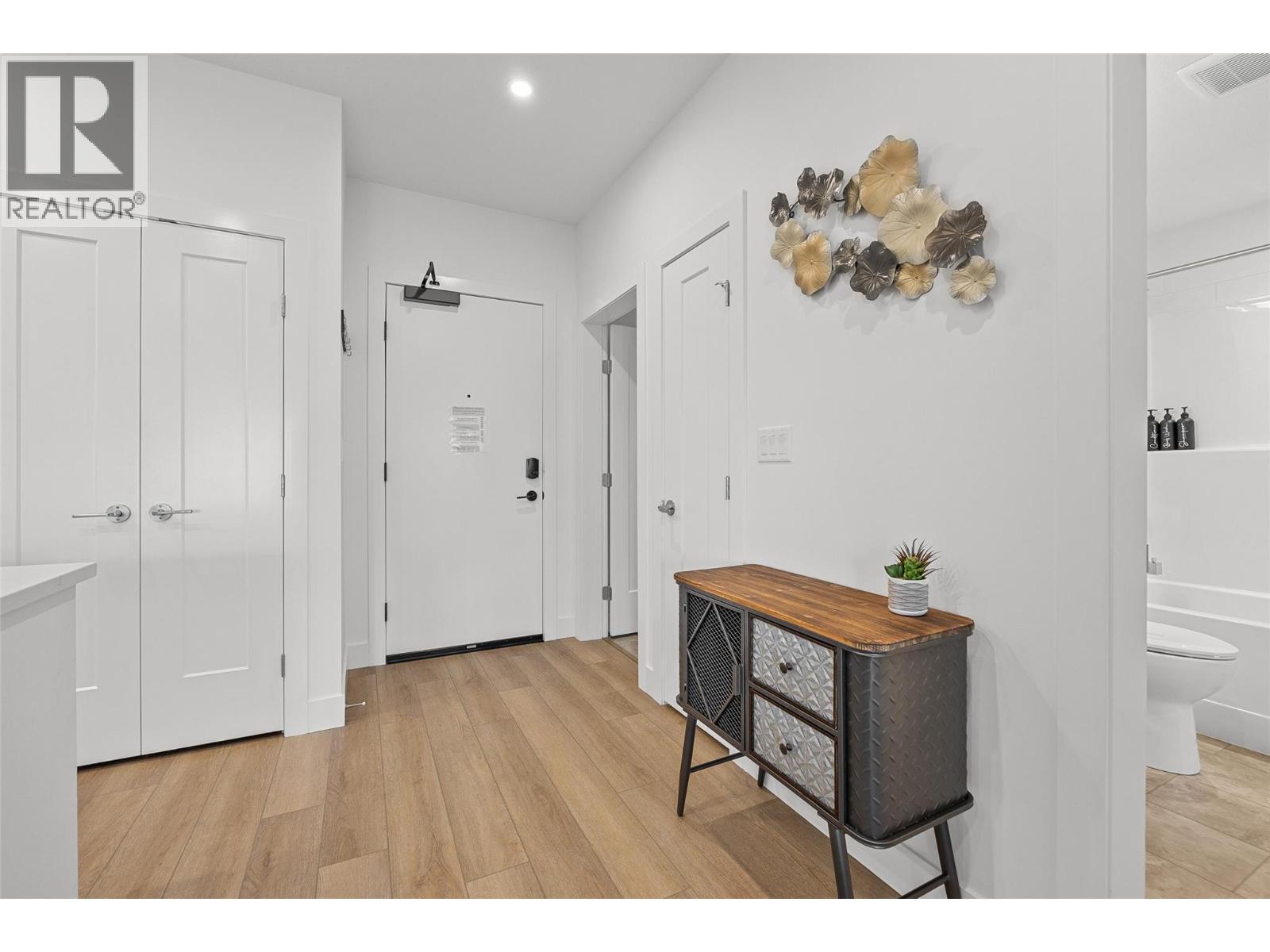206 3434 Mckinley Beach Drive, Kelowna