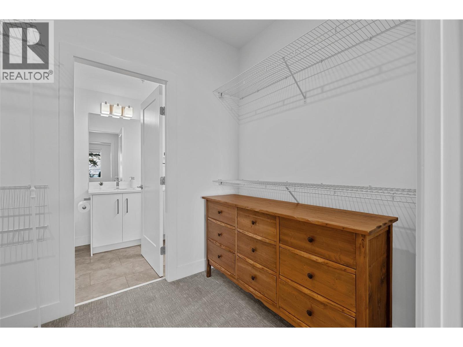 206 3434 Mckinley Beach Drive, Kelowna