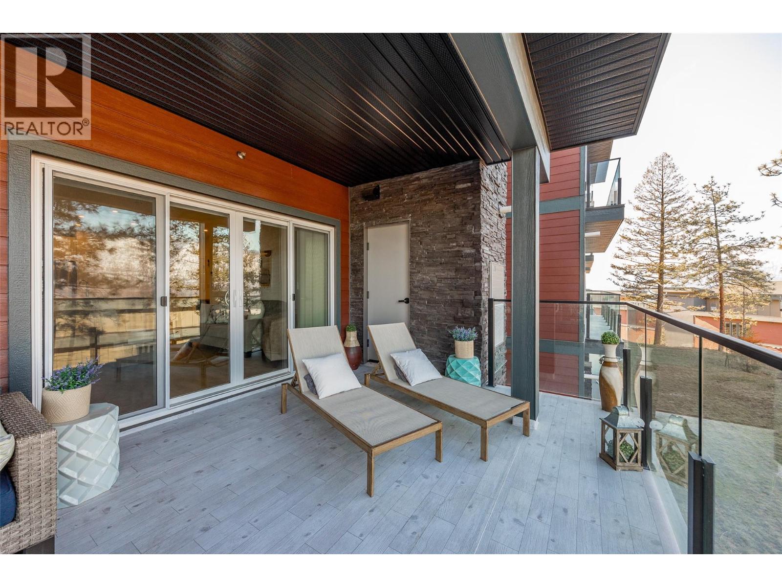 206 3434 Mckinley Beach Drive, Kelowna
