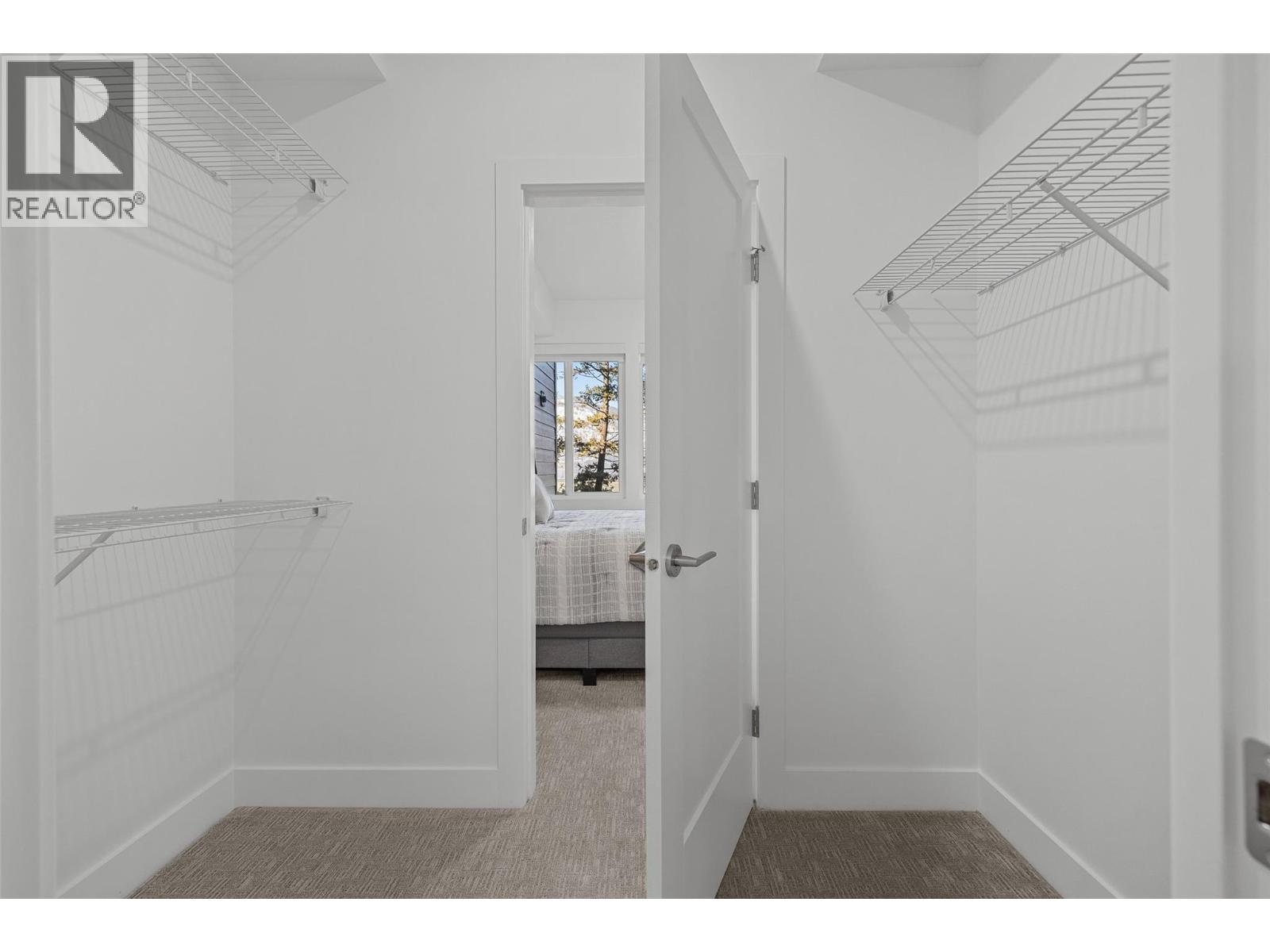 206 3434 Mckinley Beach Drive, Kelowna