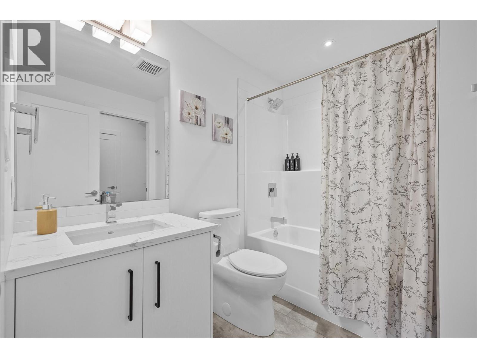 206 3434 Mckinley Beach Drive, Kelowna