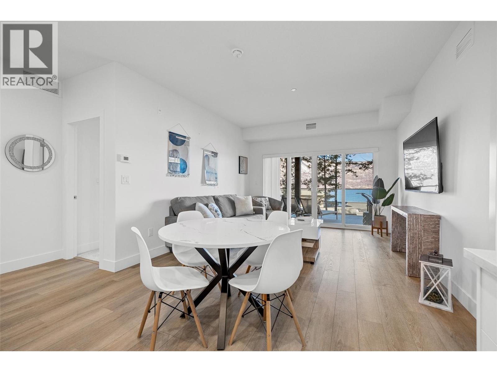 206 3434 Mckinley Beach Drive, Kelowna