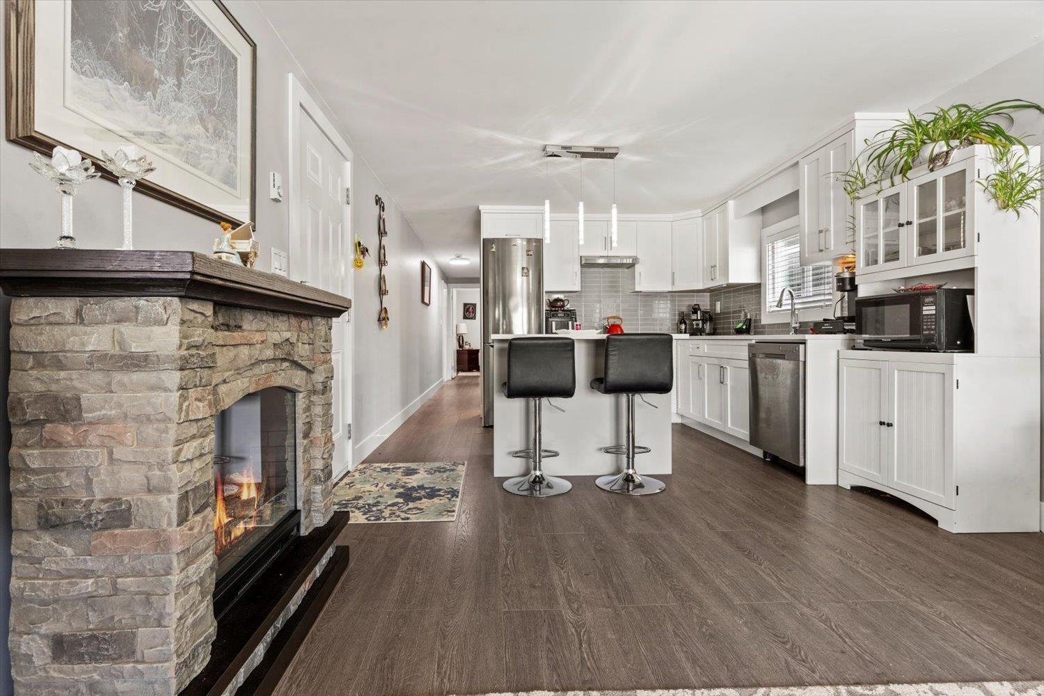 Photo 12 of 3 8220 King George Boulevard, Surrey BC