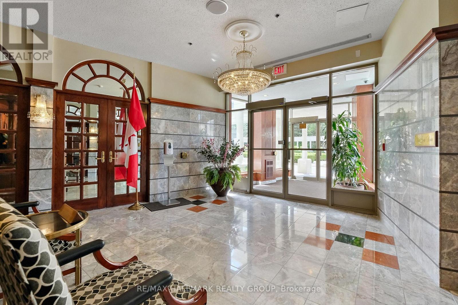 Photo 6 of 301 1480 Riverside Drive, Ottawa ON