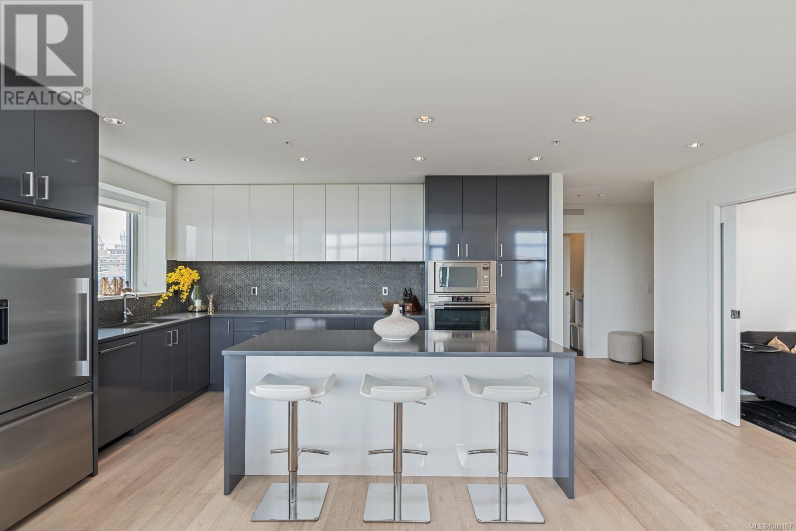 Photo 14 of 904 838 Broughton St, Victoria BC