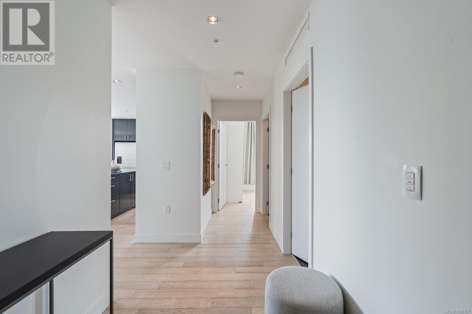 Photo 6 of 904 838 Broughton St, Victoria BC
