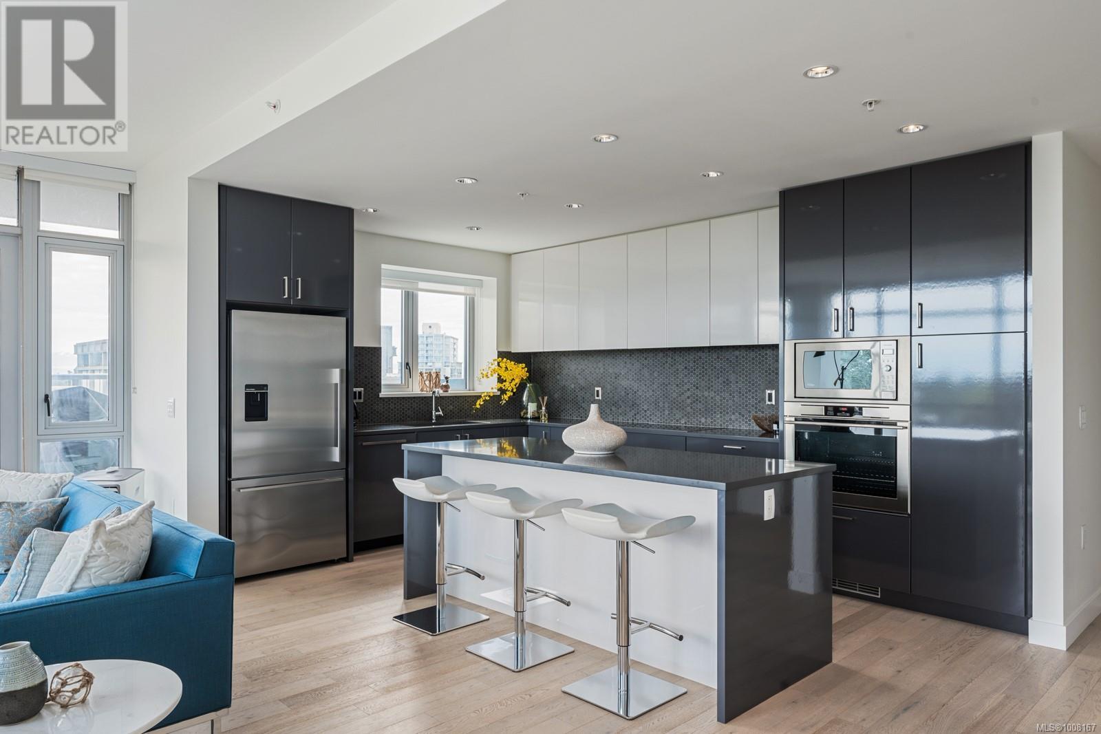 Photo 13 of 904 838 Broughton St, Victoria BC