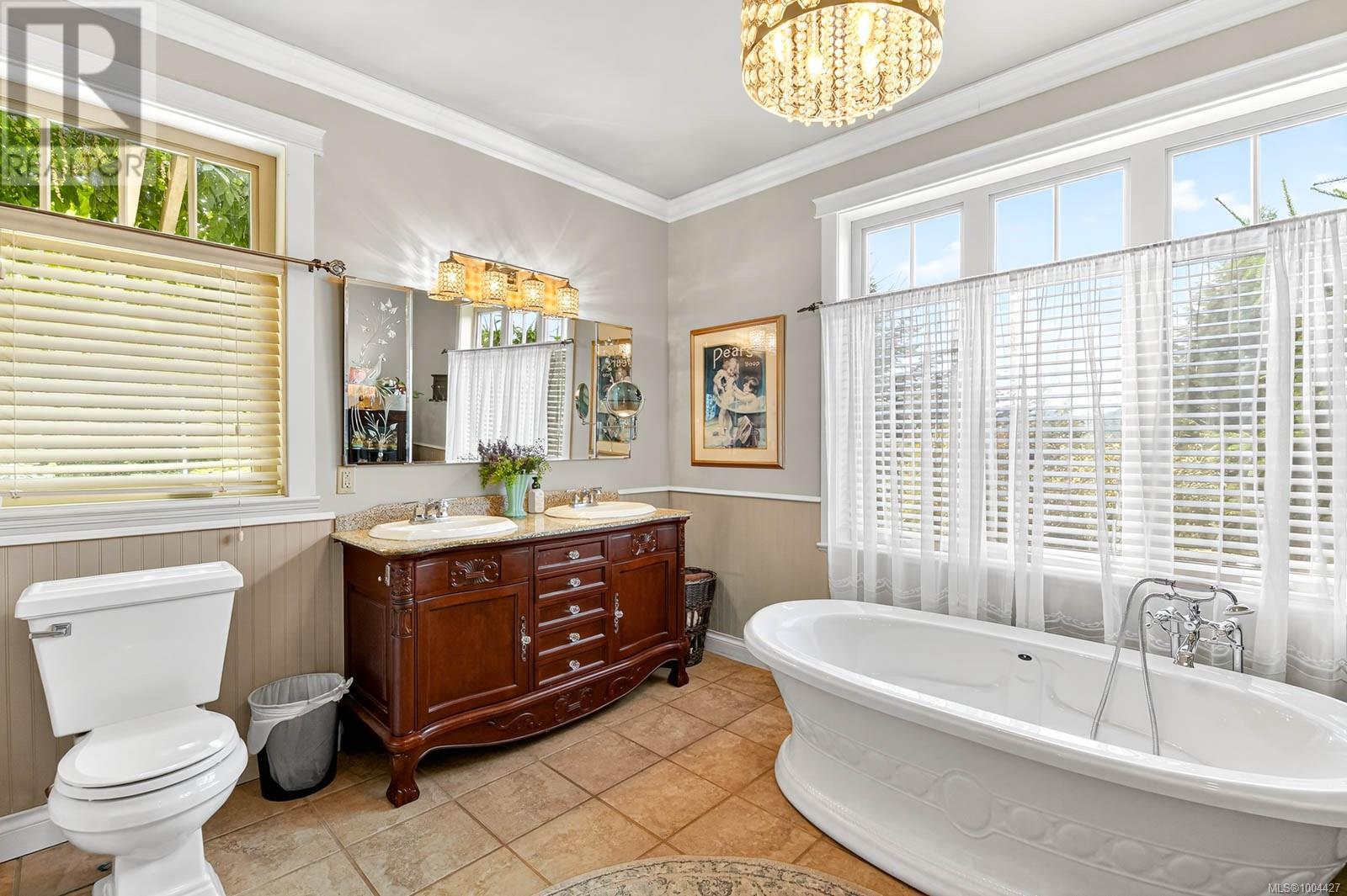5479 Highland Dr, Port Alberni