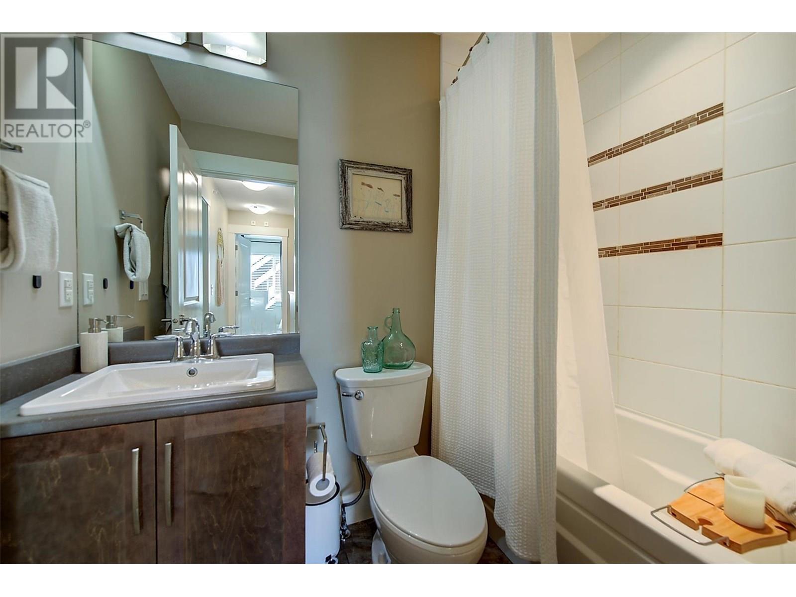 11 12850 Stillwater Court, Lake Country