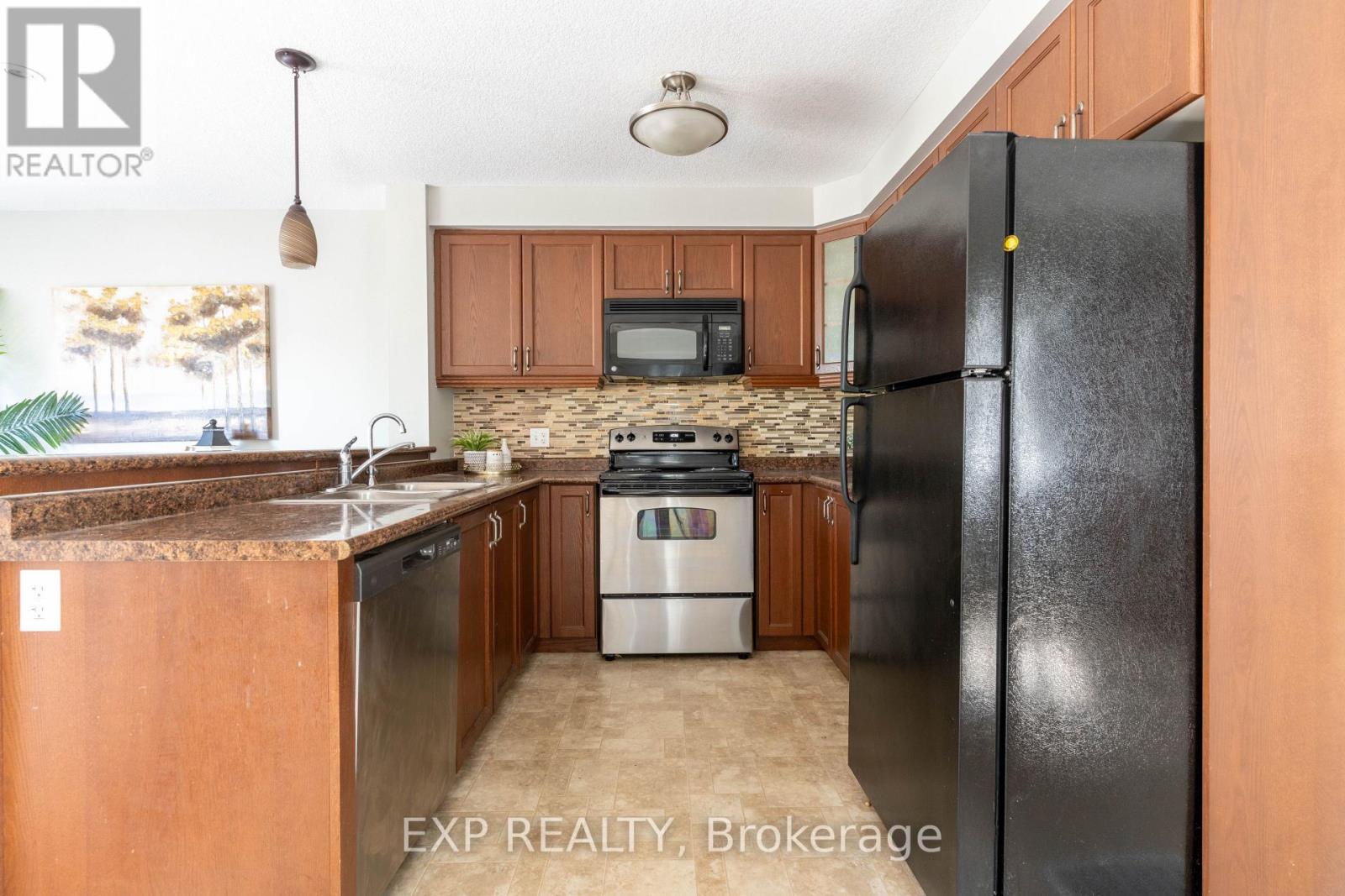 Photo 18 of 1319 Countrystone Drive, Kitchener ON