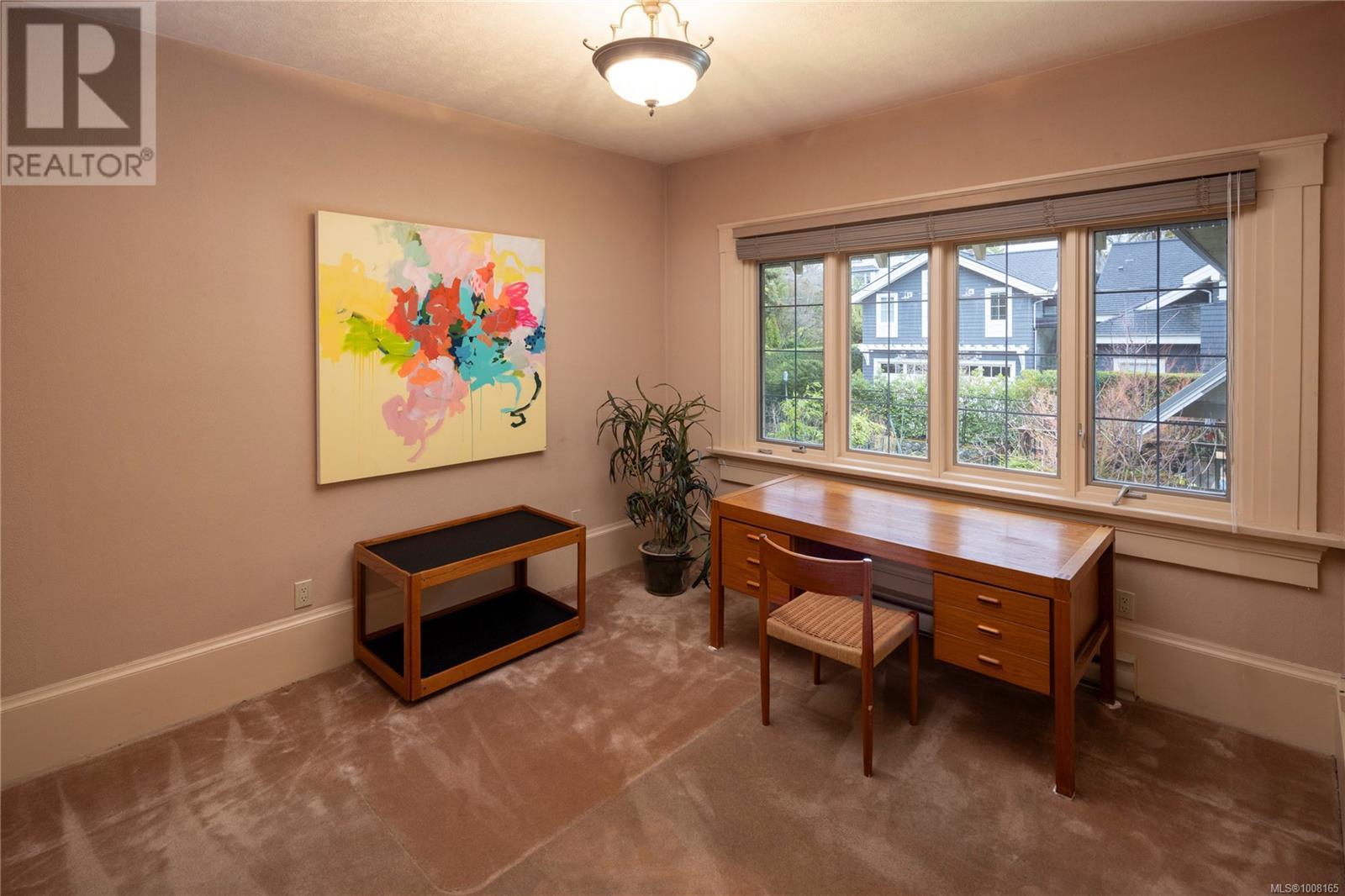 Single Family House for Sale in  Shasta Pl Victoria 