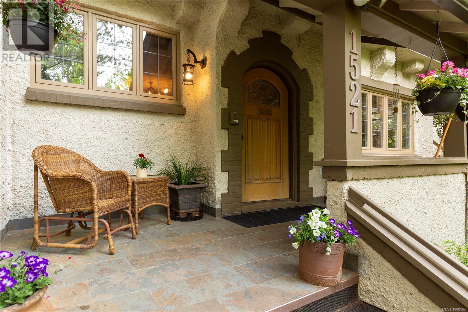 Single Family House for Sale in  Shasta Pl Victoria 