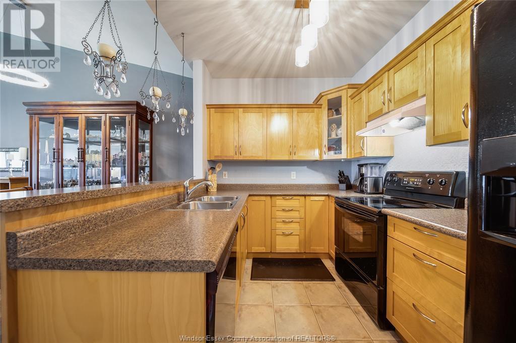 Photo 25 of 11924 Cobblestone Crescent, Windsor ON