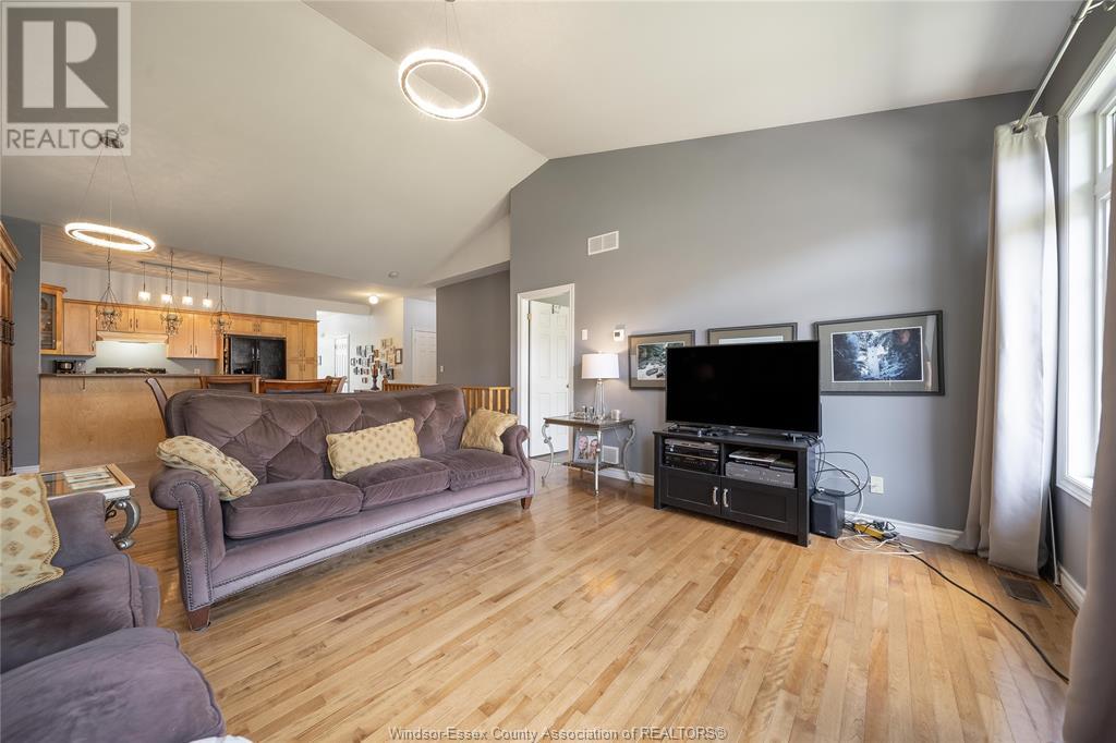 Photo 3 of 11924 Cobblestone Crescent, Windsor ON