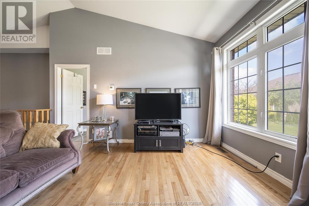 Photo 11 of 11924 Cobblestone Crescent, Windsor ON
