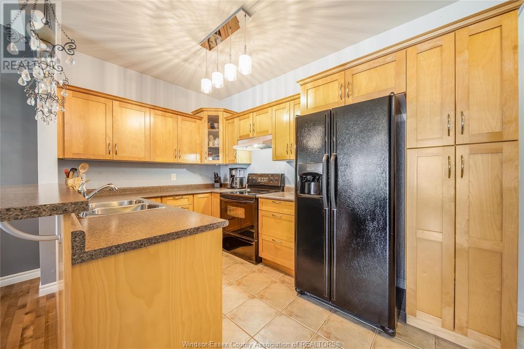 Photo 33 of 11924 Cobblestone Crescent, Windsor ON