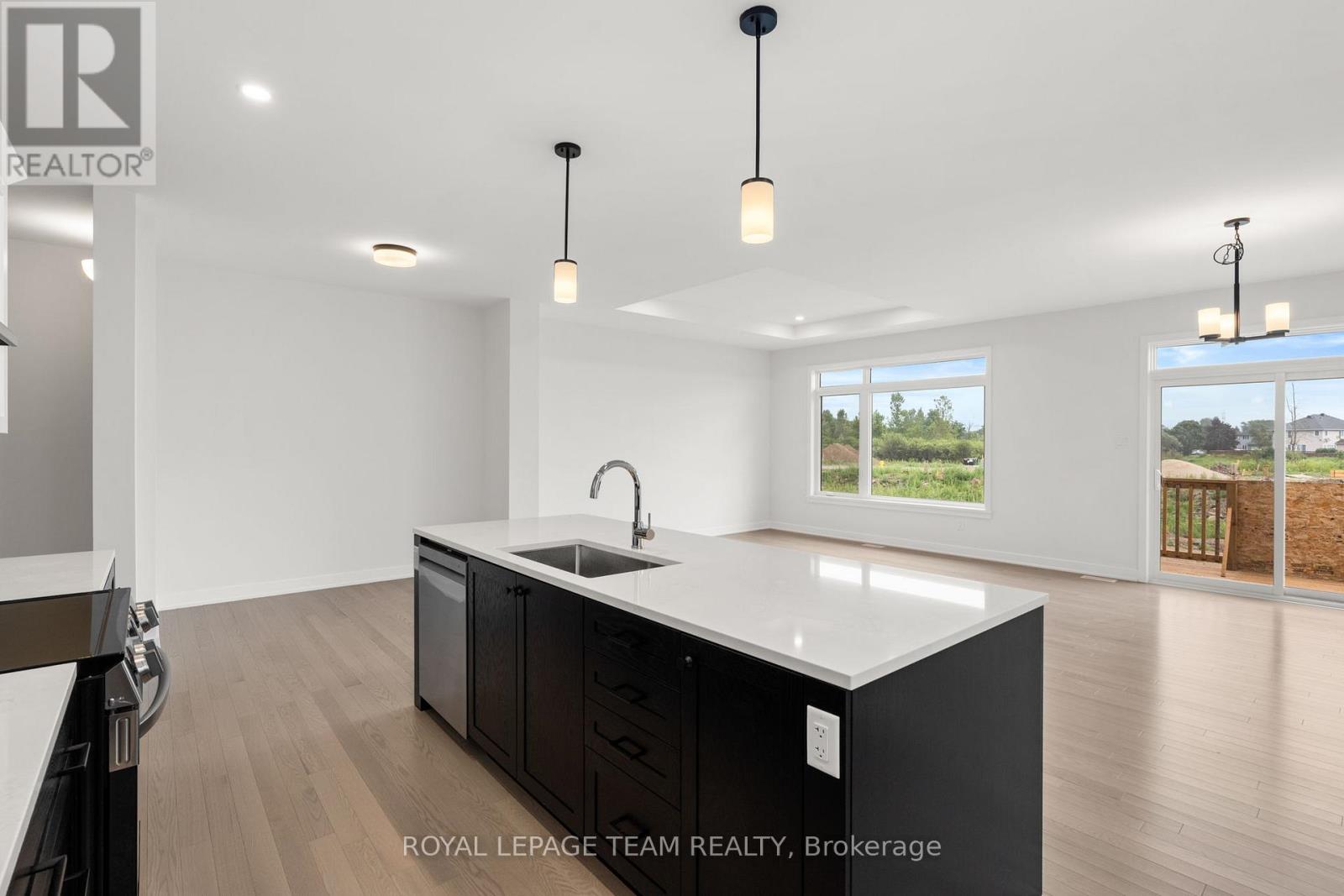 Photo 27 of 1017 Moore Street, Brockville ON