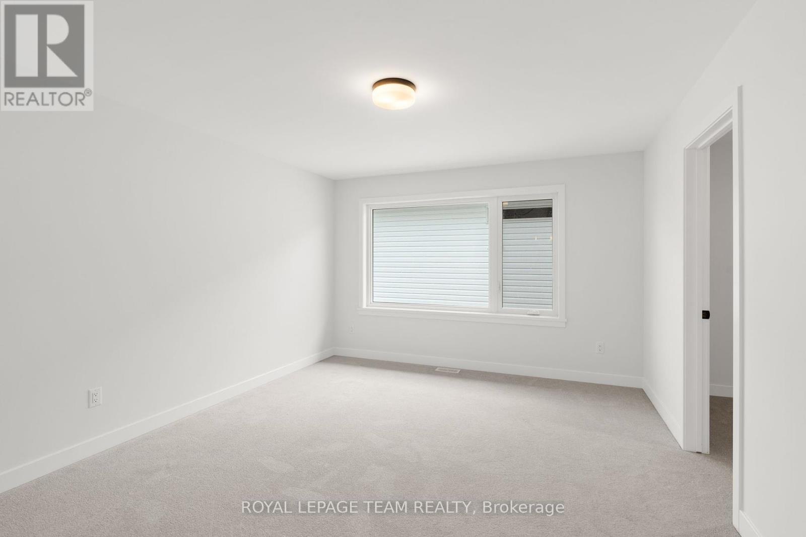 Photo 4 of 1017 Moore Street, Brockville ON