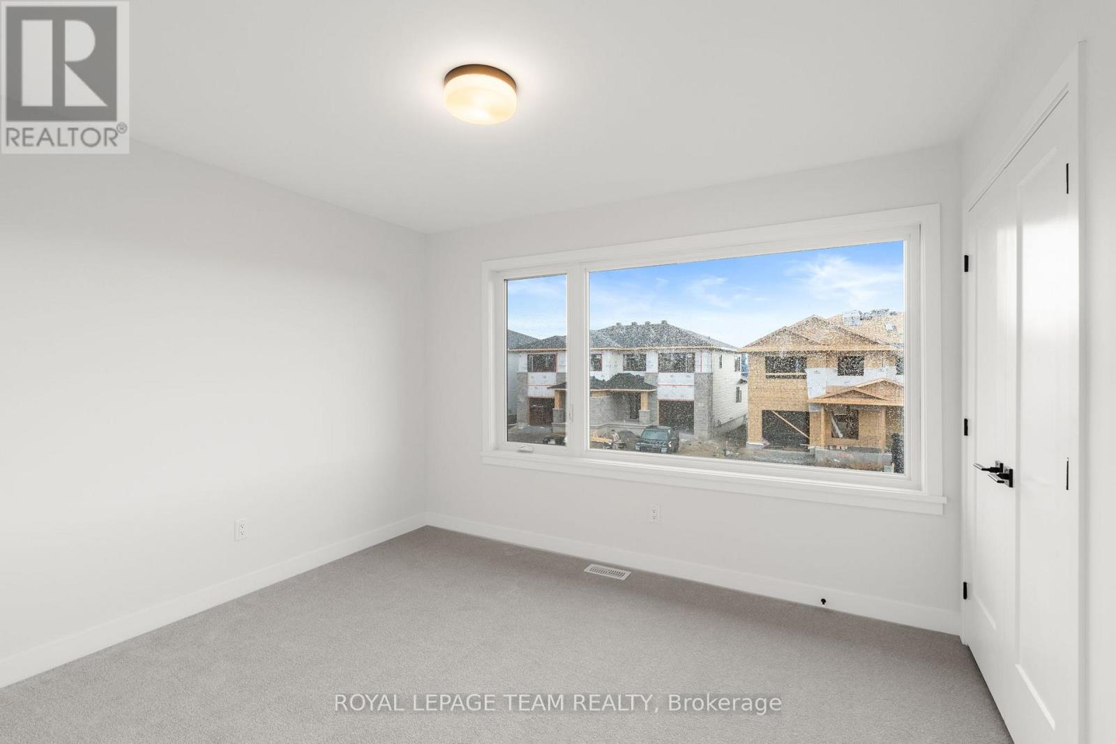 Photo 9 of 1017 Moore Street, Brockville ON