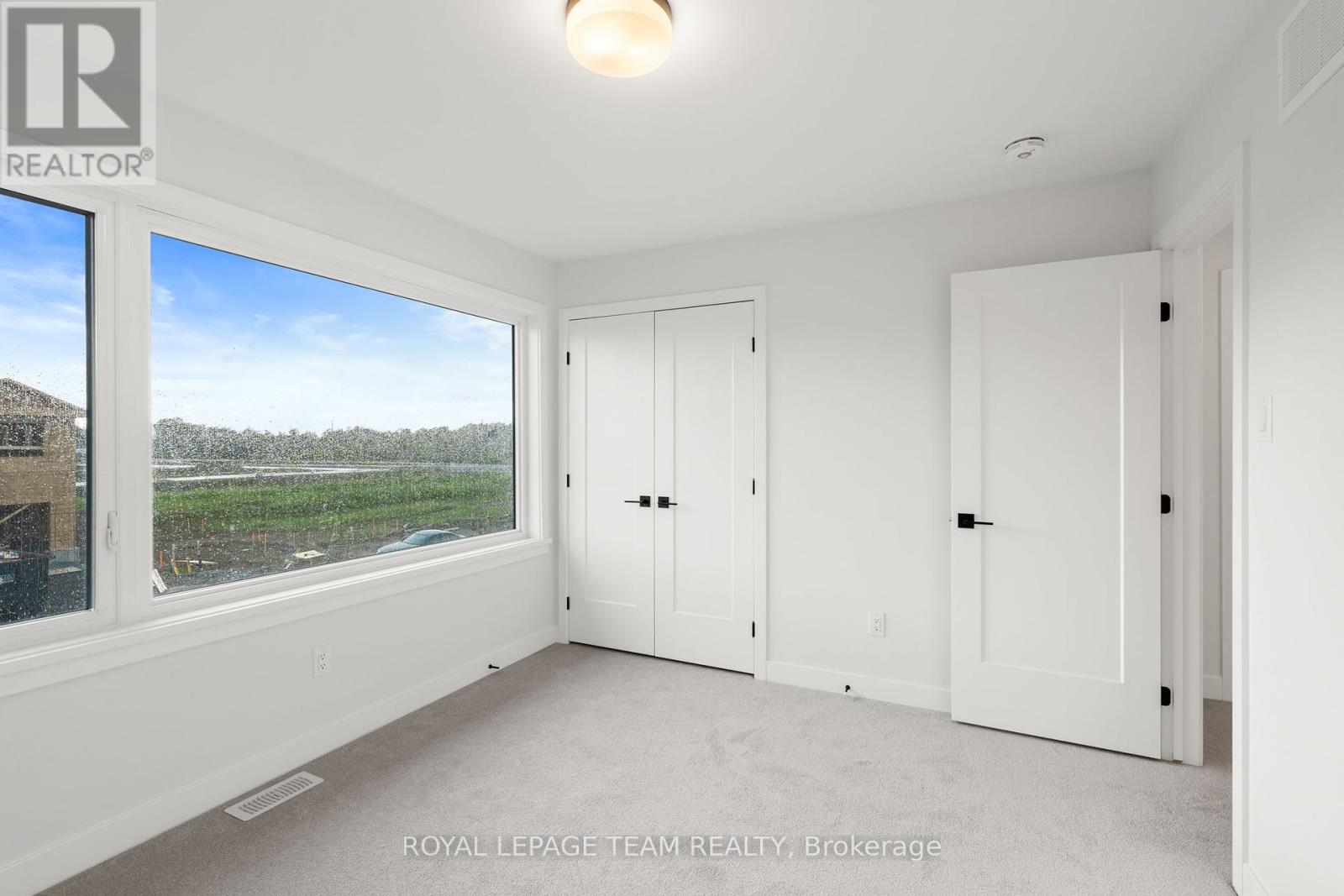 Photo 14 of 1017 Moore Street, Brockville ON