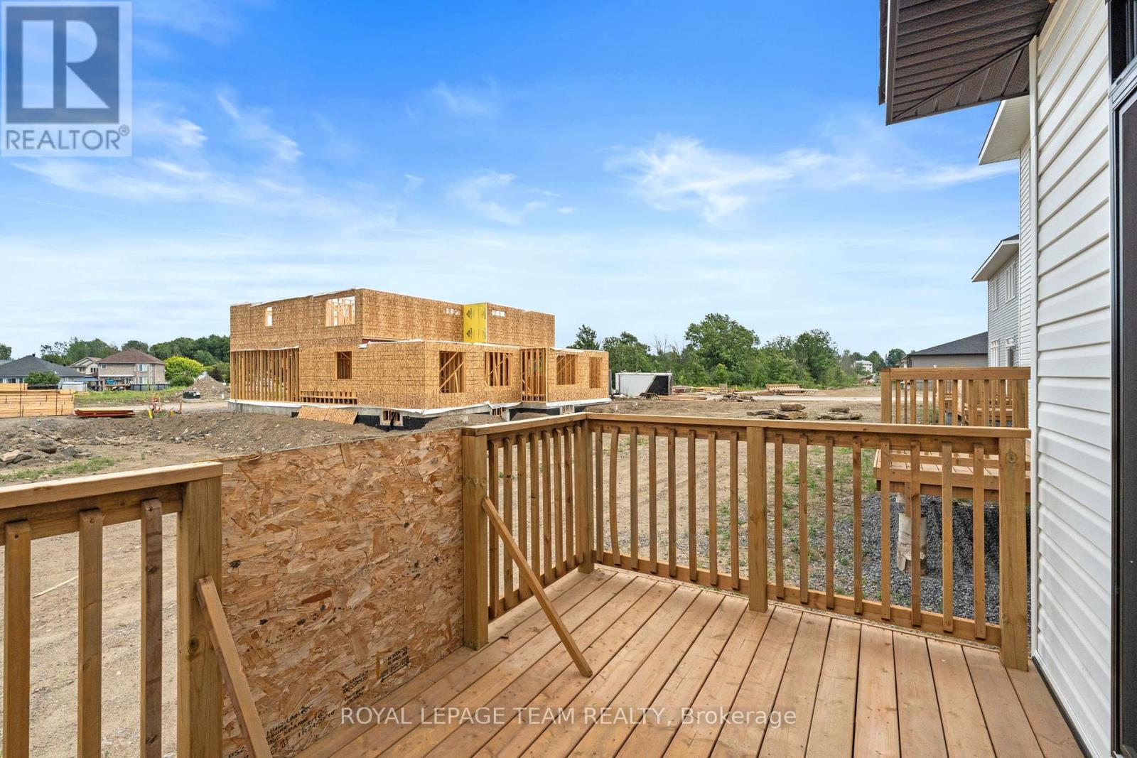 Photo 6 of 1017 Moore Street, Brockville ON