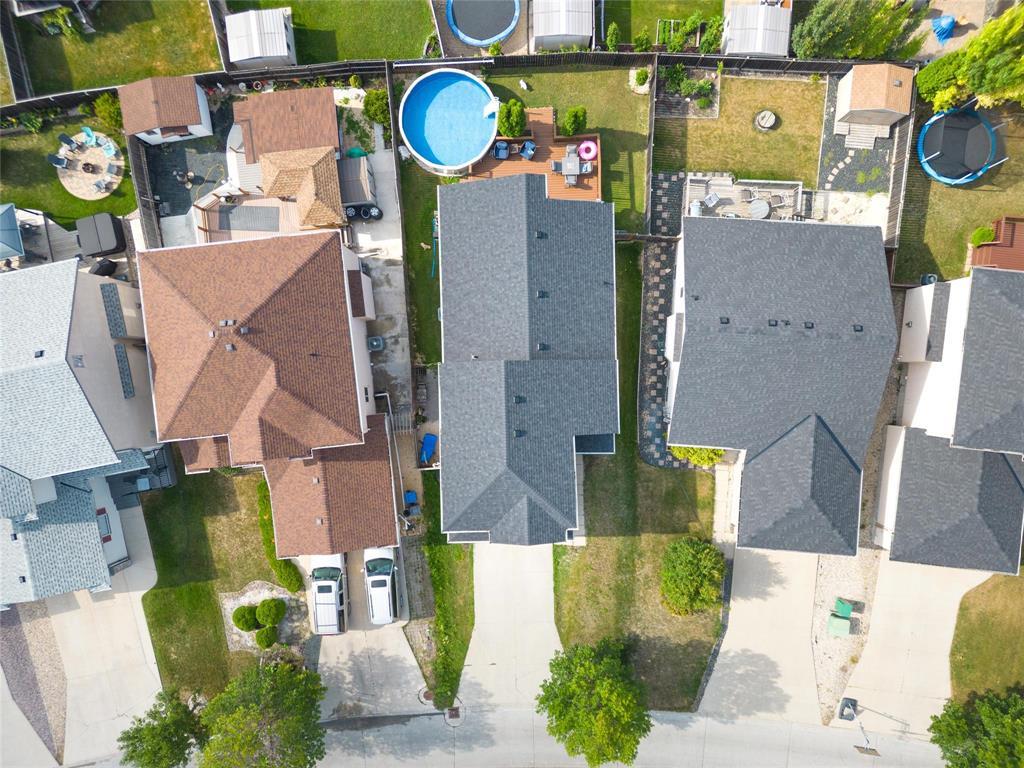 Photo 32 of 107 Chadwick Crescent, Winnipeg MB