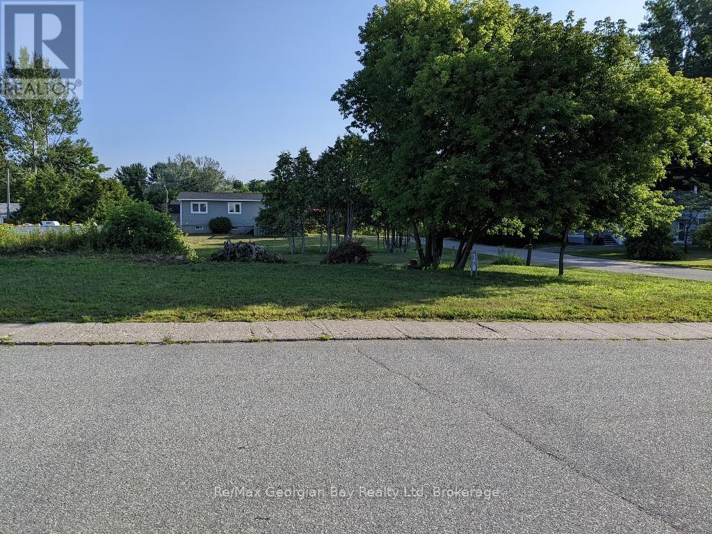 Photo 5 of 32 Youngfox Road, Blind River ON