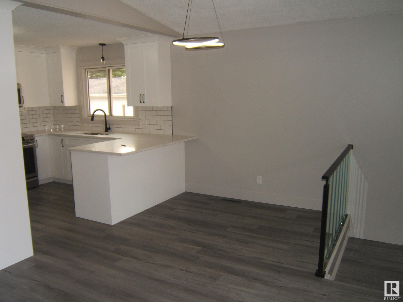 Photo 7 of 4413 48 A St, Vegreville AB