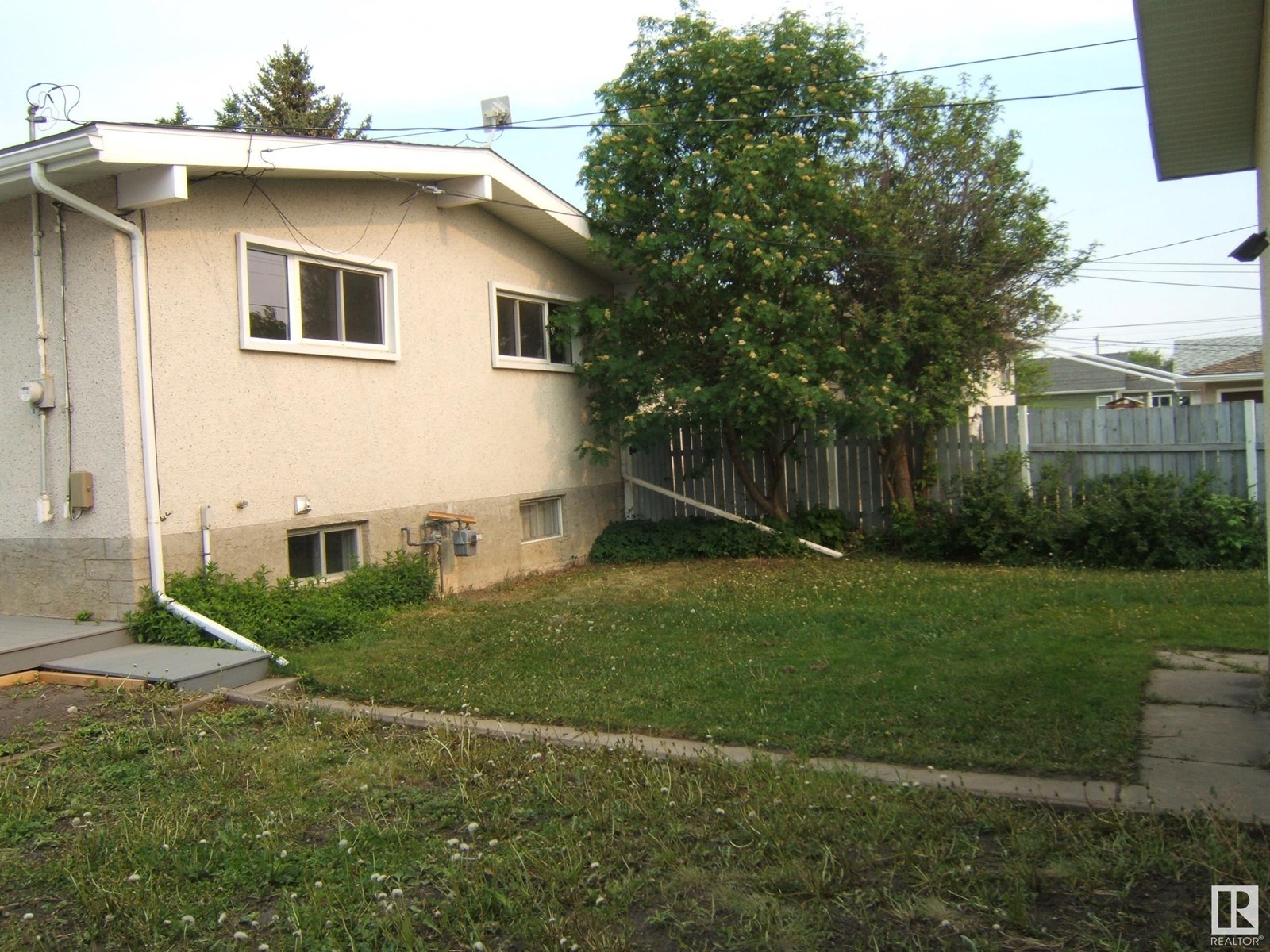 Photo 4 of 4413 48 A St, Vegreville AB