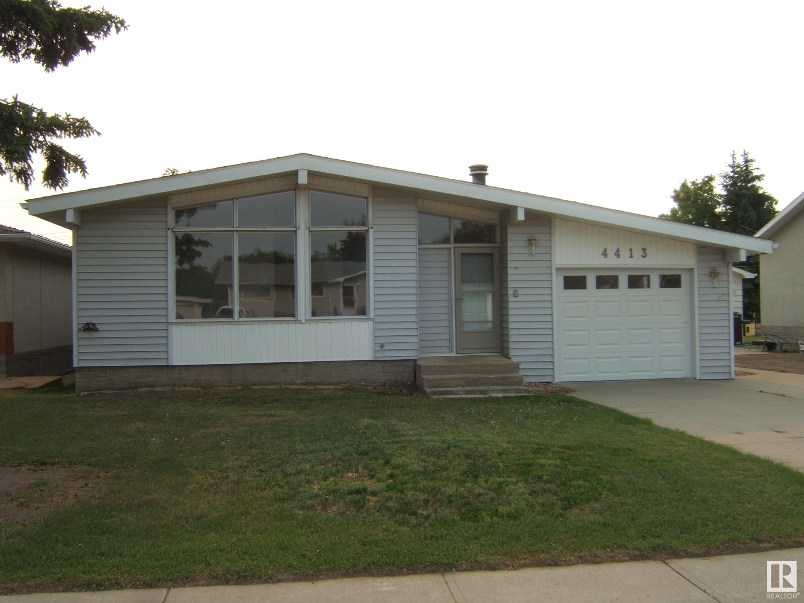 Photo 39 of 4413 48 A St, Vegreville AB