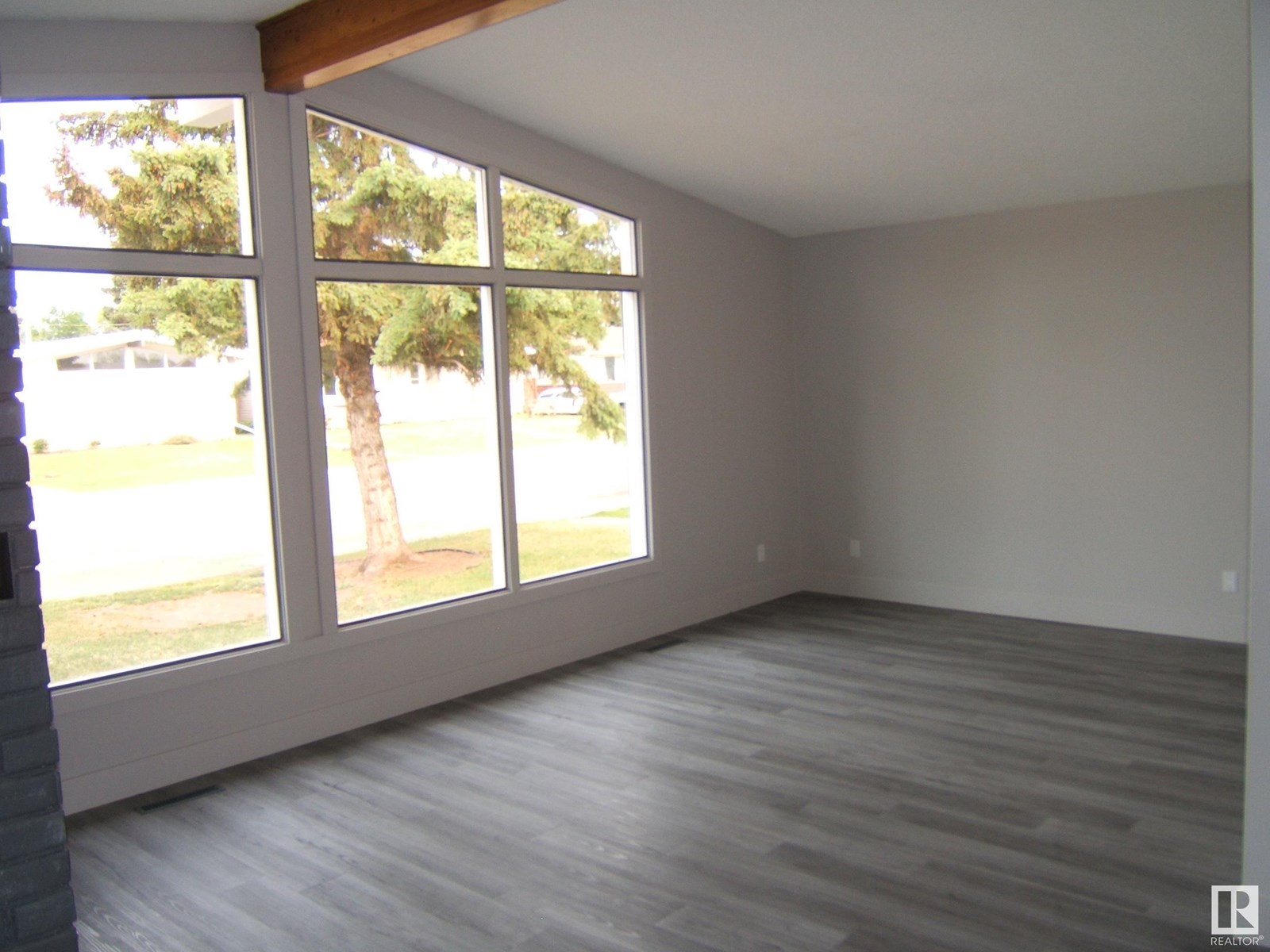 Photo 34 of 4413 48 A St, Vegreville AB